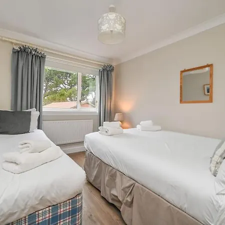 Spacious Sandbanks Apartment Near Beach And Bars With Free Parking Poole Exterior photo