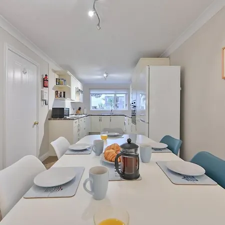 Spacious Sandbanks Apartment Near Beach And Bars With Free Parking Poole Exterior photo