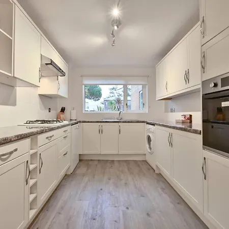 Spacious Sandbanks Apartment Near Beach And Bars With Free Parking Poole Exterior photo